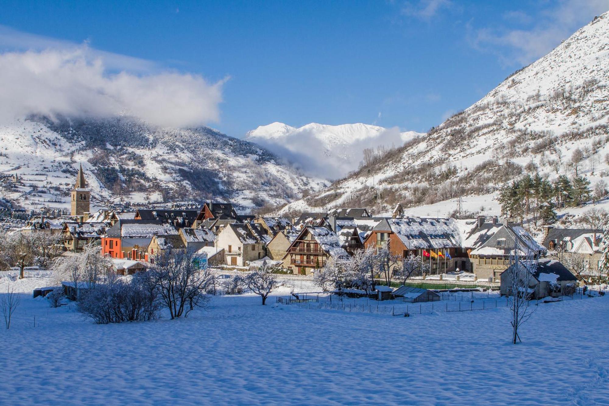 Gran Chalet Hotel & Petit Spa Вьелья Экстерьер фото
