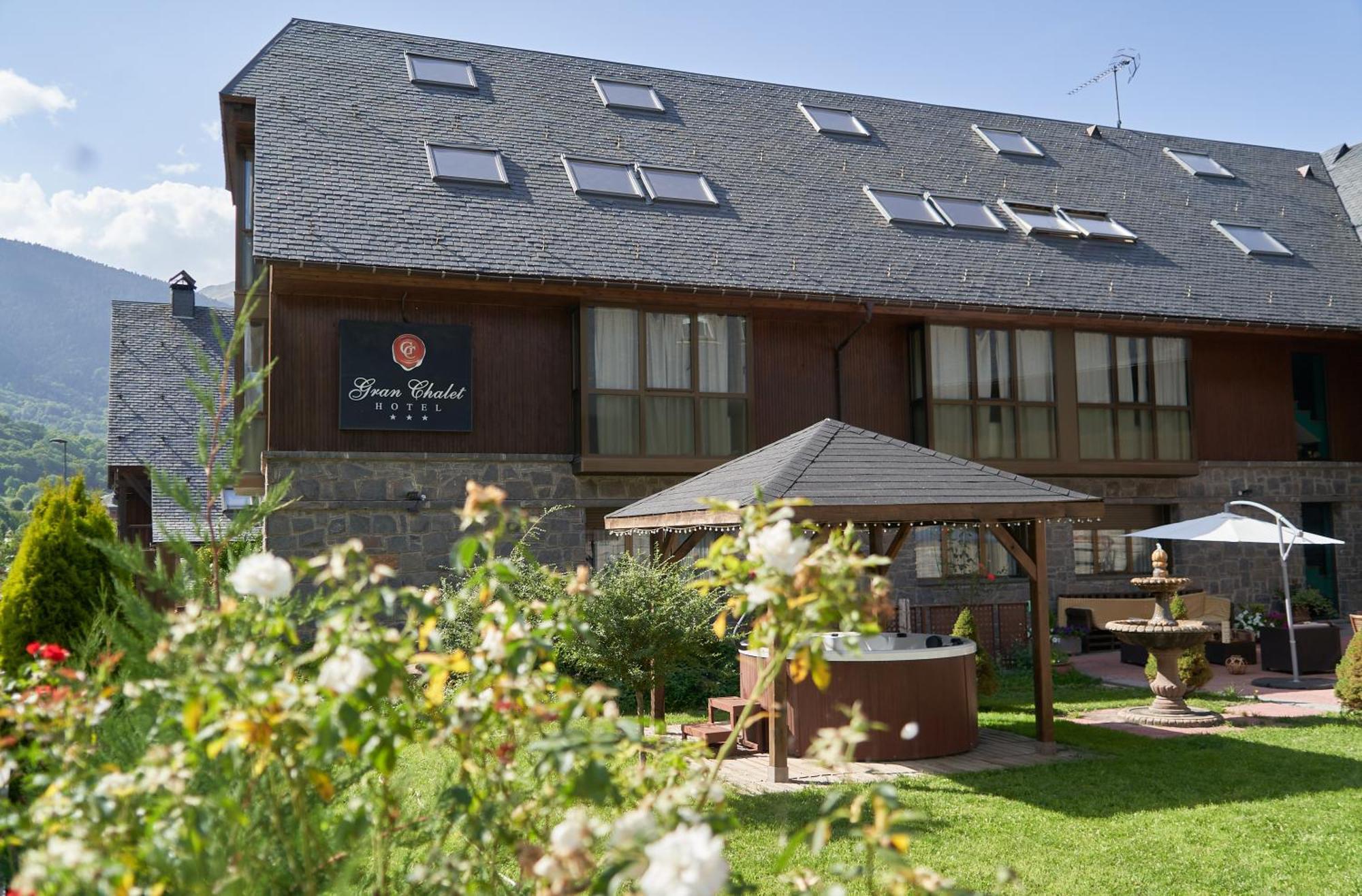 Gran Chalet Hotel & Petit Spa Вьелья Экстерьер фото