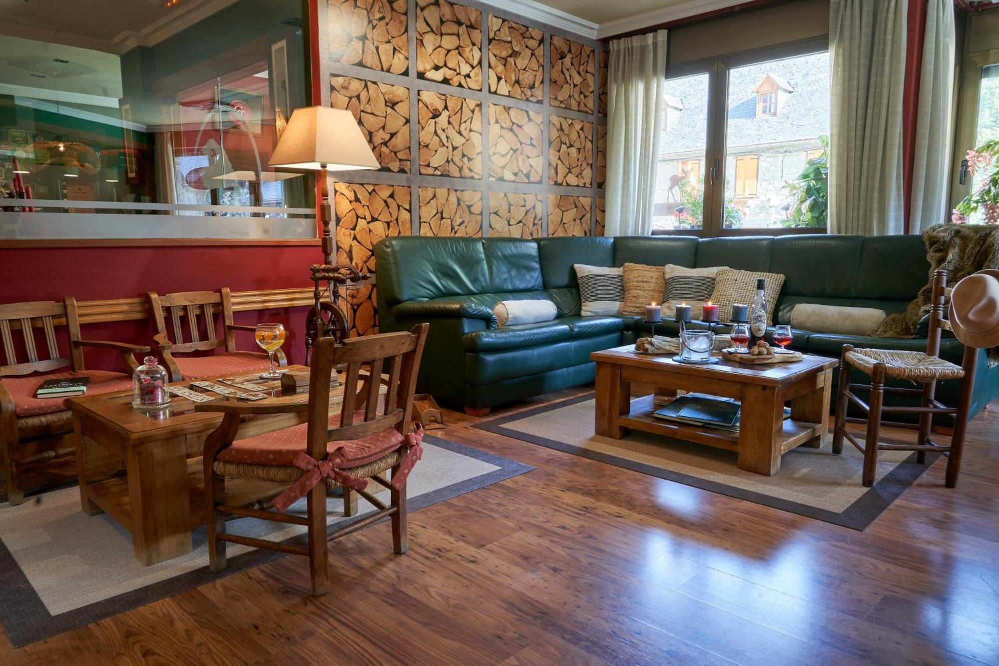 Gran Chalet Hotel & Petit Spa Вьелья Экстерьер фото